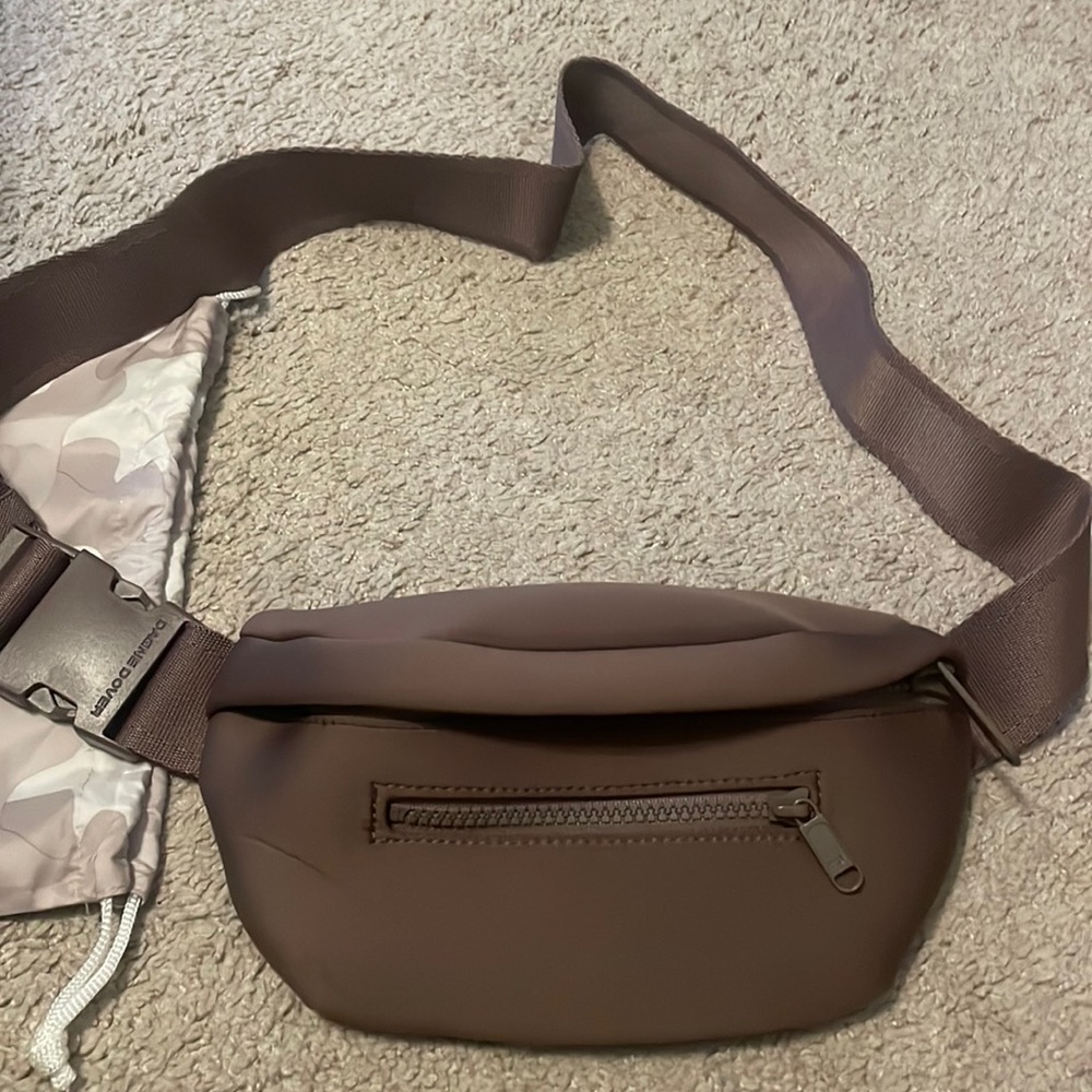 Dagne Dover mauve (dune color) ace Fanny pack